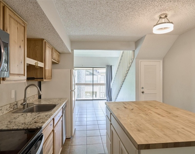 12900 Walden Road - Photo Thumbnail 5