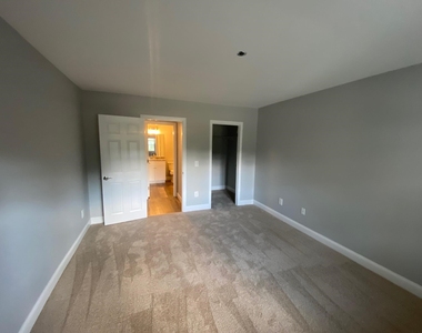 120 Coliseum - Photo Thumbnail 5
