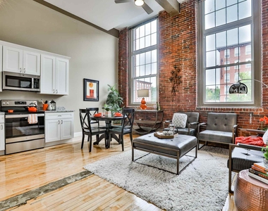 670 North Commercial - Photo Thumbnail 4