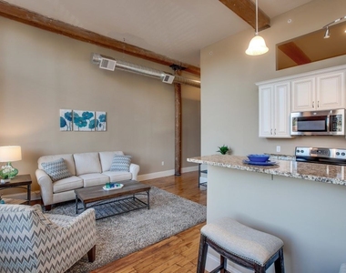 222 West - Photo Thumbnail 12