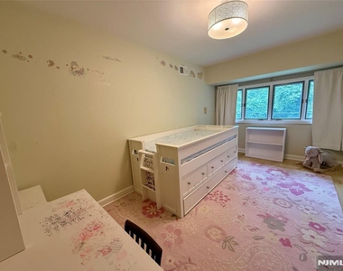 45 Parker - Photo Thumbnail 26