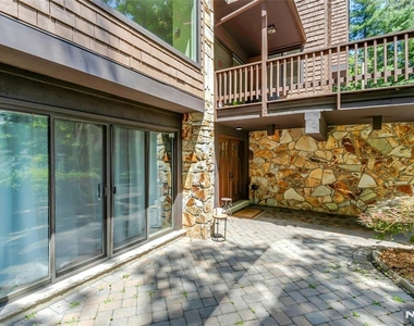 45 Parker - Photo Thumbnail 6