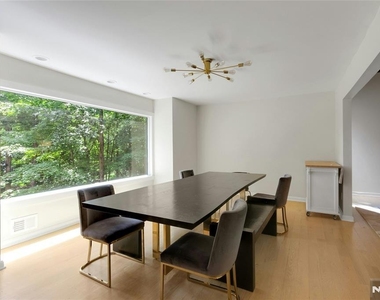 45 Parker - Photo Thumbnail 9