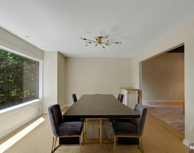 45 Parker - Photo Thumbnail 10