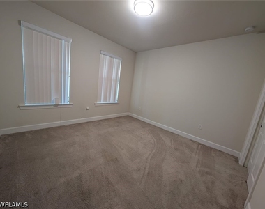 4546 Battlecreek Way - Photo Thumbnail 14