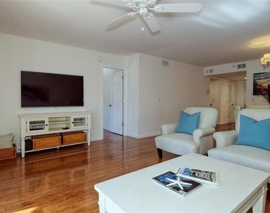 4531 Bay Beach Lane - Photo Thumbnail 6