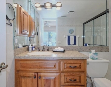 4531 Bay Beach Lane - Photo Thumbnail 15