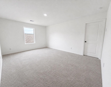 13530 Bay Springs Dr - Photo Thumbnail 7