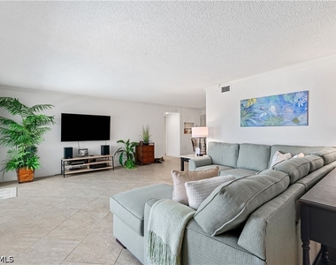 3399 Gulf Shore Boulevard N - Photo Thumbnail 2
