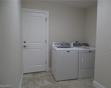 3043 Round Table Court - Photo Thumbnail 10