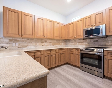 10800 Fieldfair Drive - Photo Thumbnail 5