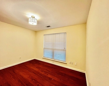 3038 Sam Houston Drive - Photo Thumbnail 1