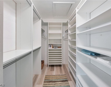 583 Beachwalk Circle - Photo Thumbnail 14