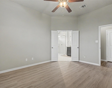 2134 Markley Drive - Photo Thumbnail 13