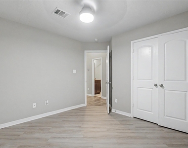 2134 Markley Drive - Photo Thumbnail 18