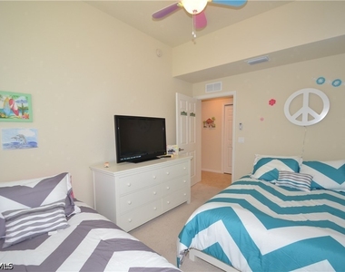 10572 Smokehouse Bay Drive - Photo Thumbnail 16