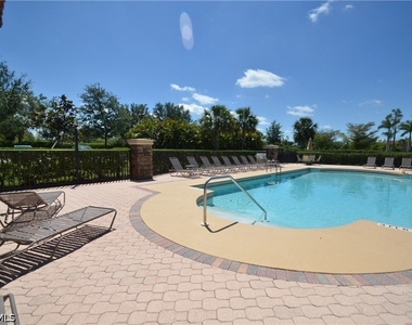 10572 Smokehouse Bay Drive - Photo Thumbnail 20