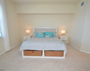10572 Smokehouse Bay Drive - Photo Thumbnail 10