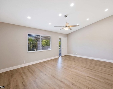 707 Neapolitan Way - Photo Thumbnail 7