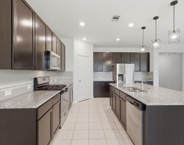 3904 Waterworth Way - Photo Thumbnail 2
