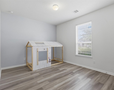 3904 Waterworth Way - Photo Thumbnail 12