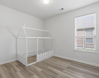 3904 Waterworth Way - Photo Thumbnail 13
