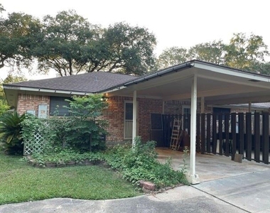 2100 Austin Street - Photo Thumbnail 6