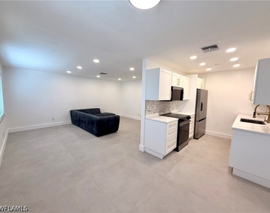 773 105th Ave N - Photo Thumbnail 7