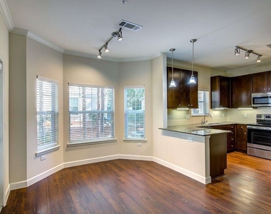 2951 N Loop 336 W - Photo Thumbnail 6