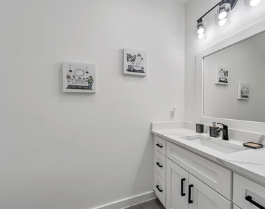 4011 King Street - Photo Thumbnail 8