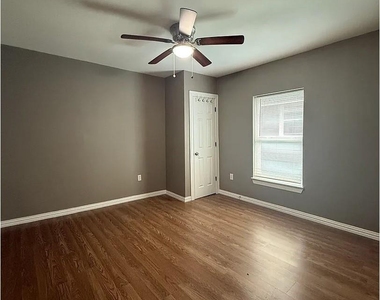 2002 Brackenridge Street - Photo Thumbnail 4