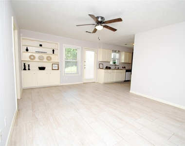10659 Northbrook Drive - Photo Thumbnail 7