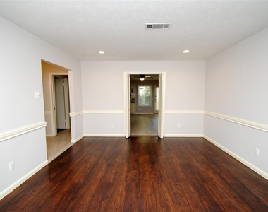 10659 Northbrook Drive - Photo Thumbnail 4