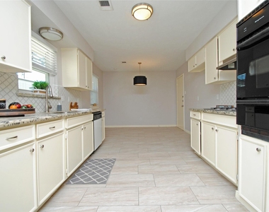 10659 Northbrook Drive - Photo Thumbnail 8