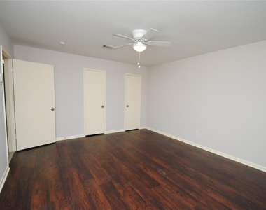 10659 Northbrook Drive - Photo Thumbnail 15