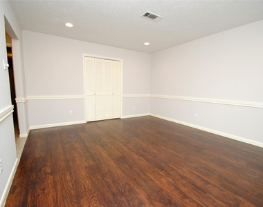 10659 Northbrook Drive - Photo Thumbnail 5