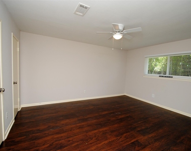 10659 Northbrook Drive - Photo Thumbnail 13