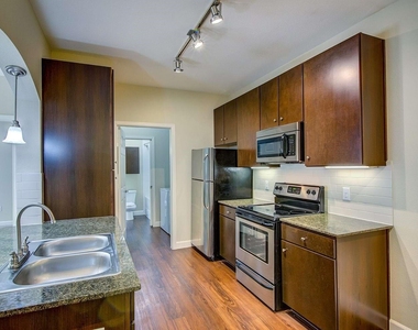 2951 N Loop 336 W - Photo Thumbnail 5