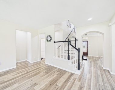 9426 Russeff Field Lane - Photo Thumbnail 15
