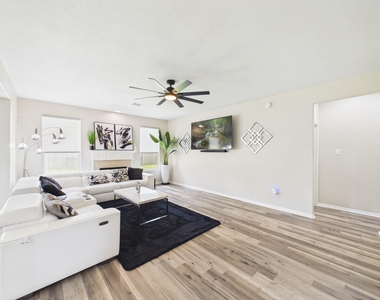 9426 Russeff Field Lane - Photo Thumbnail 13