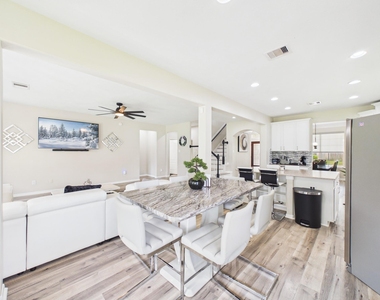 9426 Russeff Field Lane - Photo Thumbnail 11
