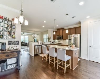 1517 Miles Oaks Place - Photo Thumbnail 13