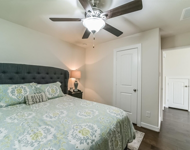 1517 Miles Oaks Place - Photo Thumbnail 33