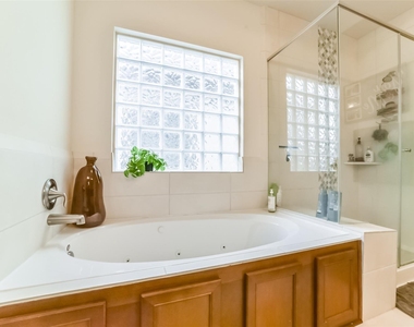 1517 Miles Oaks Place - Photo Thumbnail 24