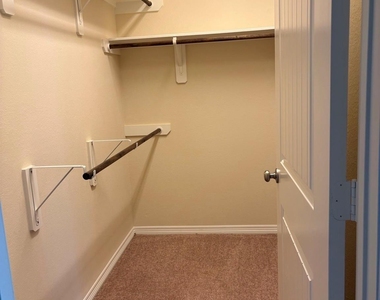1517 Miles Oaks Place - Photo Thumbnail 20