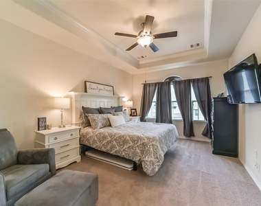 1517 Miles Oaks Place - Photo Thumbnail 16