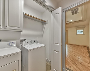 5238 Ariel Street - Photo Thumbnail 9