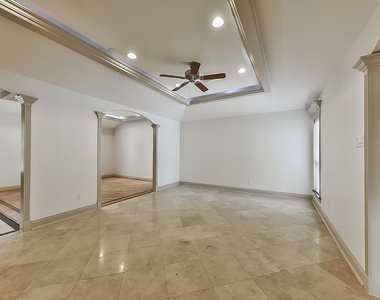 5238 Ariel Street - Photo Thumbnail 7
