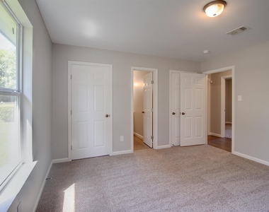 1022 Jeff Street - Photo Thumbnail 14