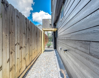 313 N Nagle Street - Photo Thumbnail 36